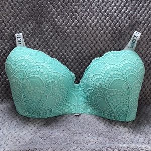 3/$20 Victoria Secret t-shirt bra
